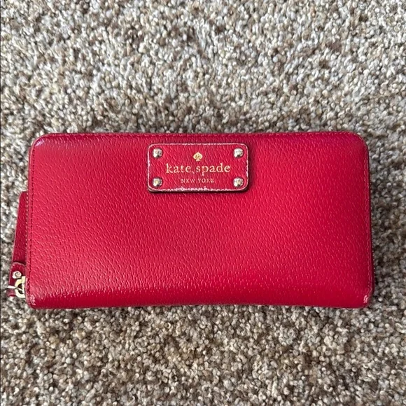 Kate Spade Neda Wellesley Continental Leather Bright Apple Red Zip Around Wallet - Picture 1 of 13